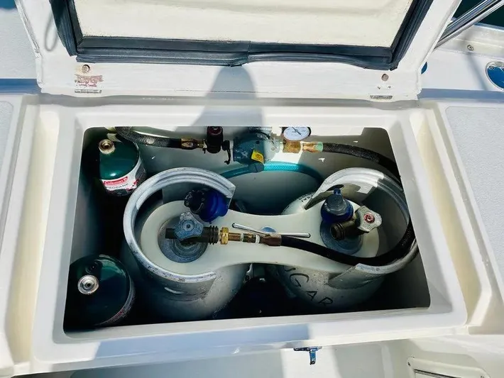 Sugar Yacht Photos Pics Propane Compartment