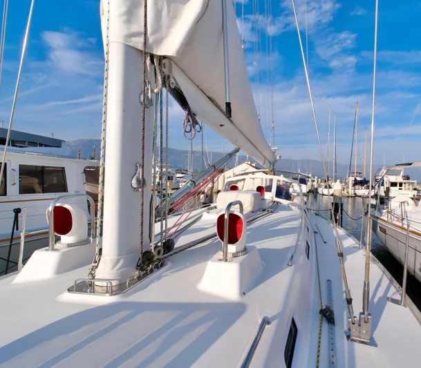 Sugar Yacht Photos Pics Carbon Fiber Mast W/Dorades