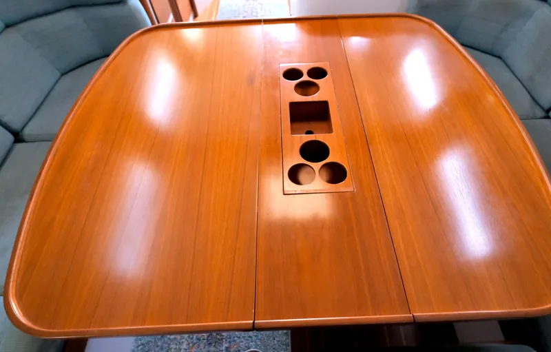Sugar Yacht Photos Pics Dinette Table