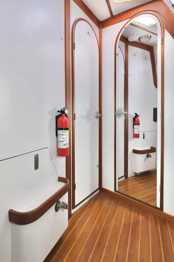 Sugar Yacht Photos Pics 