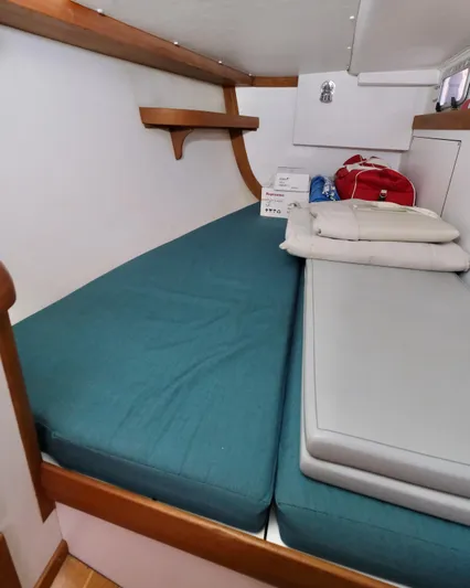 Sugar Yacht Photos Pics Aft Starboard Quarter Berth