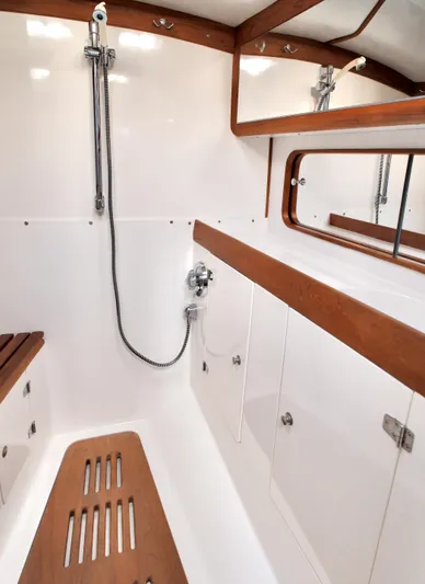 Sugar Yacht Photos Pics Foreward Shower