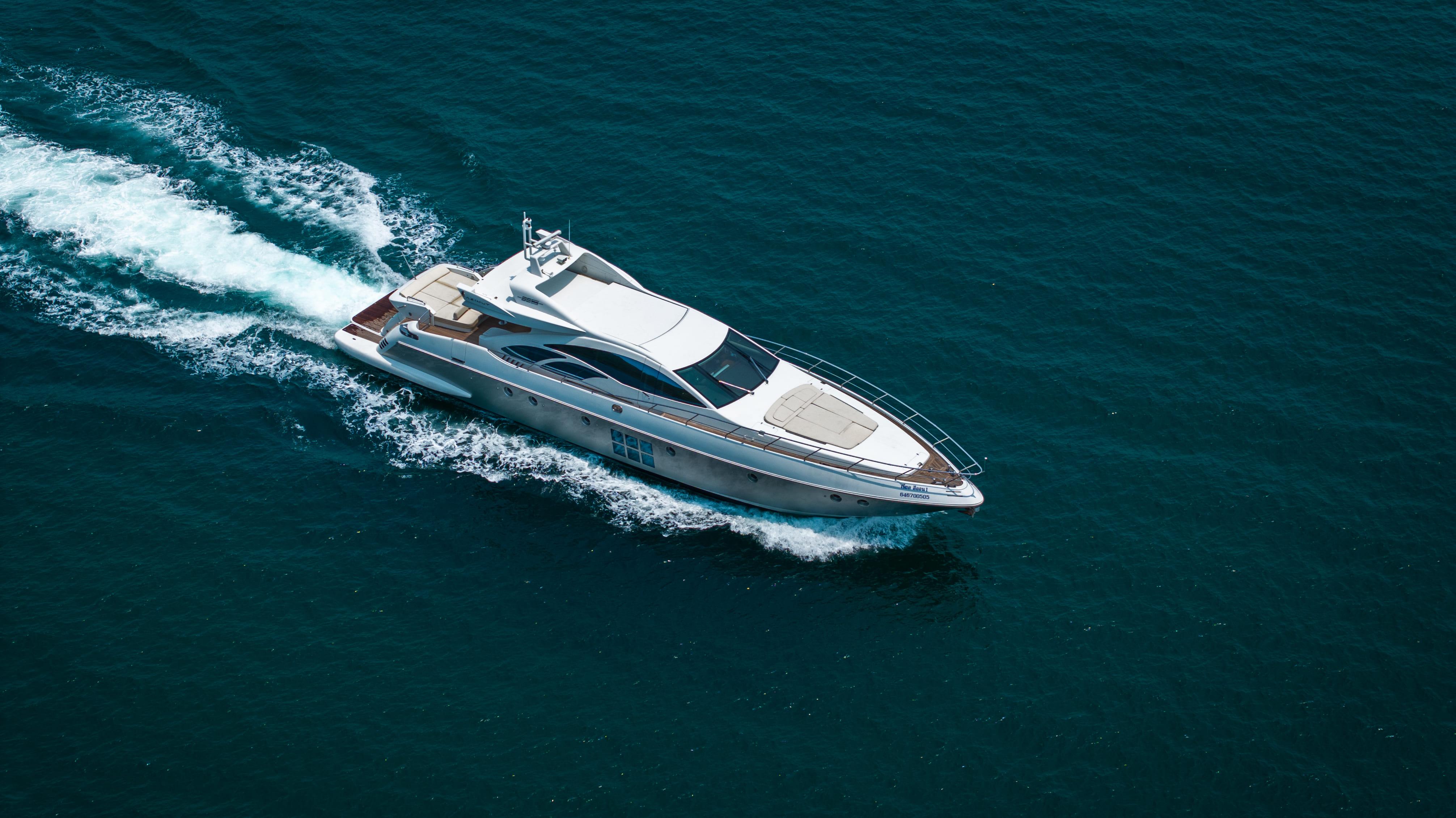 やまてつ 2014 Sports Cruiser Azimut for sale - YachtWorld
