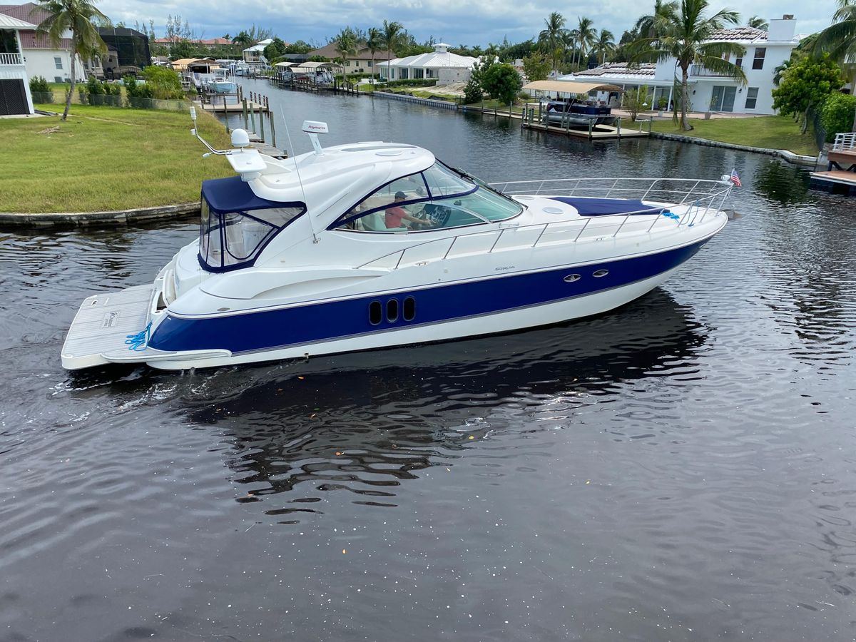 2006 Cruisers Yachts 52 