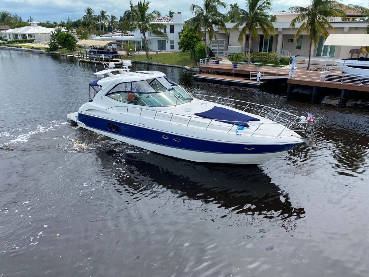 2006 Cruisers Yachts 52 