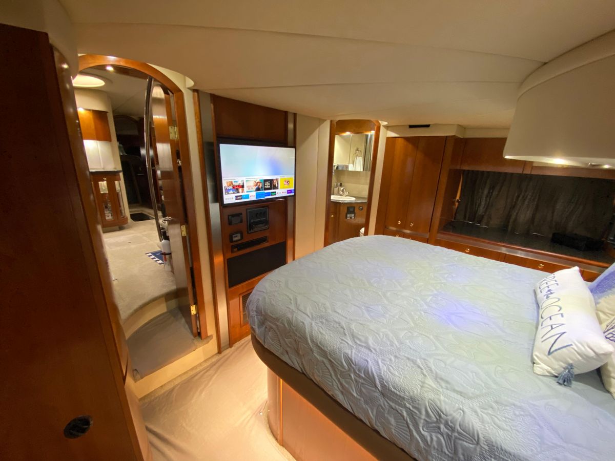 2006 Cruisers Yachts 52 