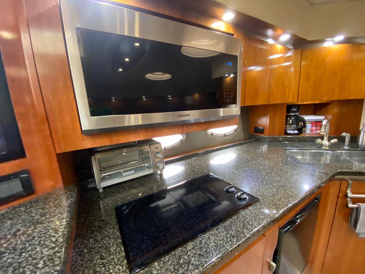 2006 Cruisers Yachts 52 