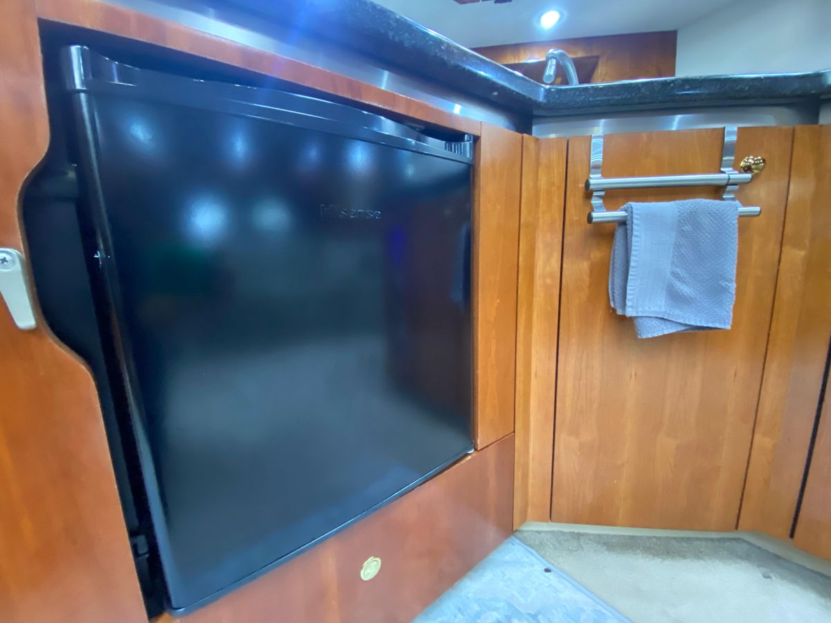 2006 Cruisers Yachts 52 