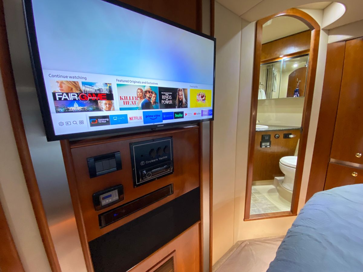 2006 Cruisers Yachts 52 