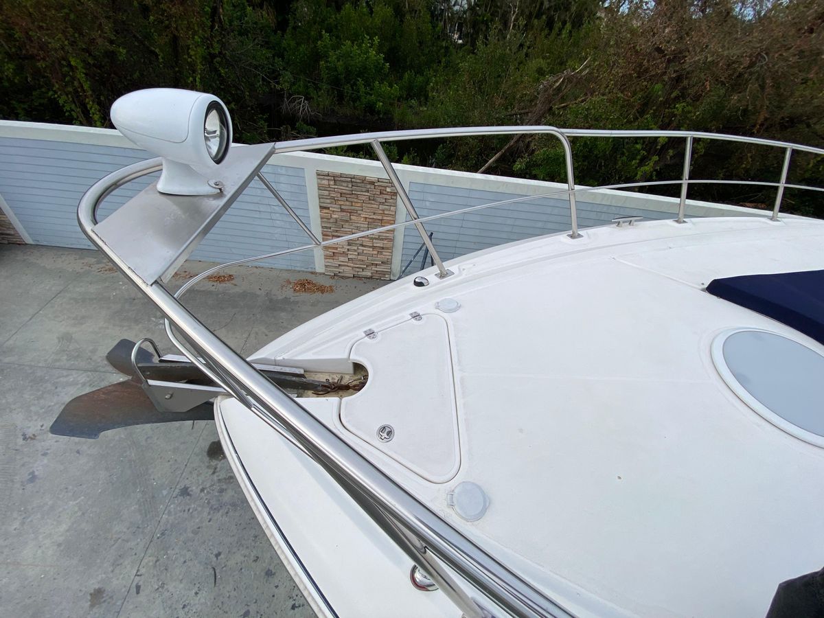 2006 Cruisers Yachts 52 