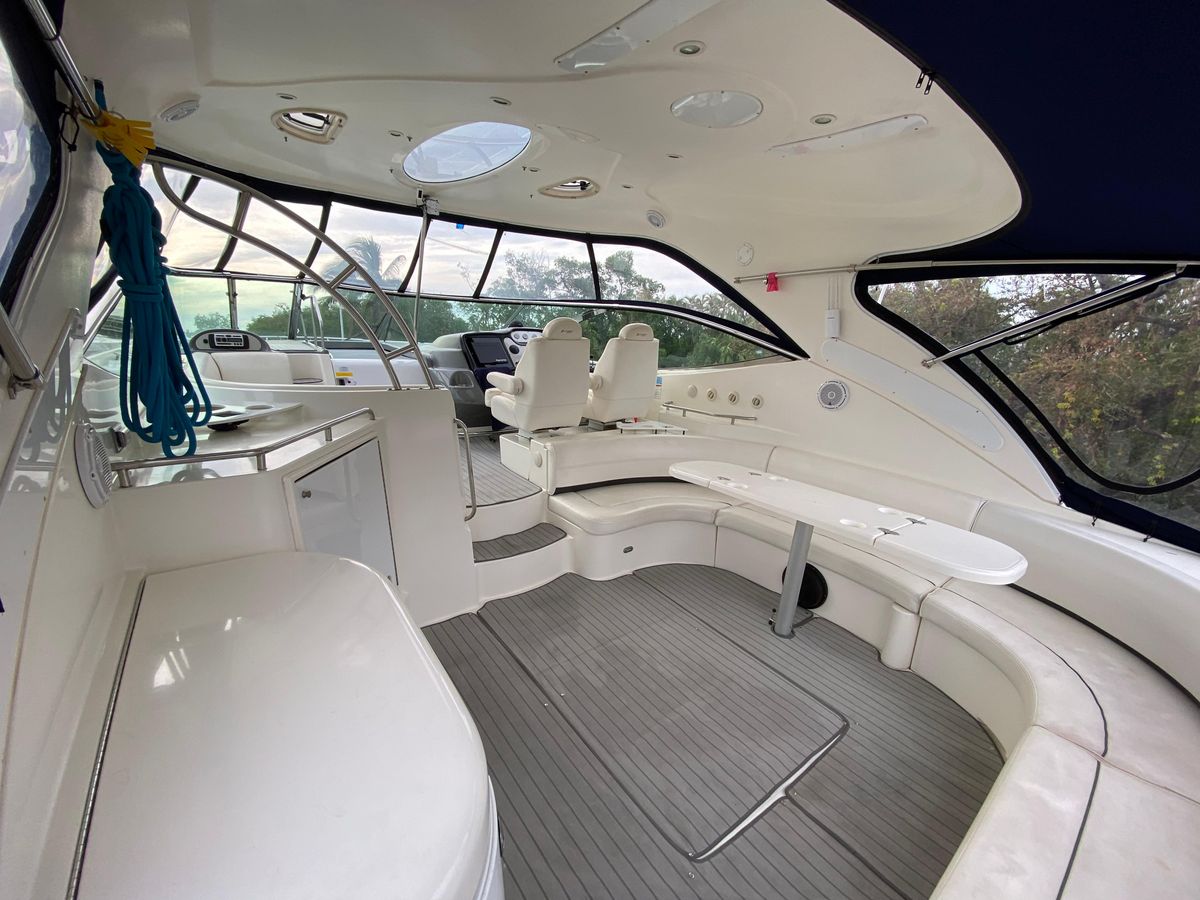 2006 Cruisers Yachts 52 