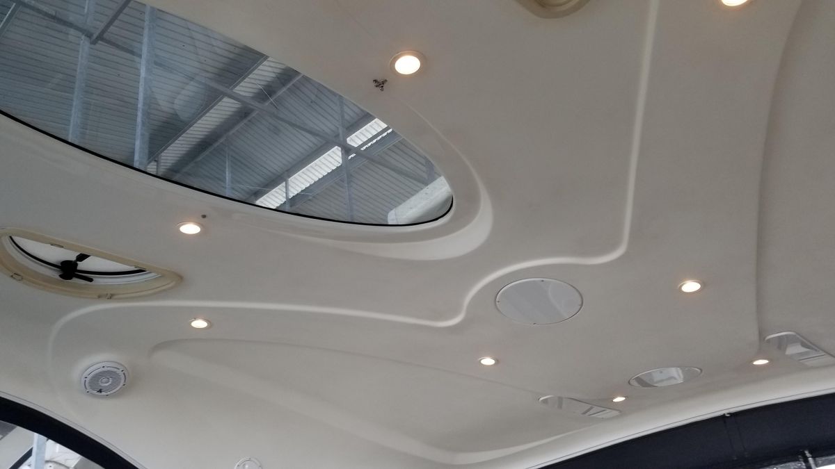 2006 Cruisers Yachts 52 