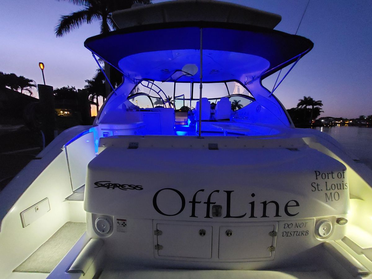 2006 Cruisers Yachts 52 