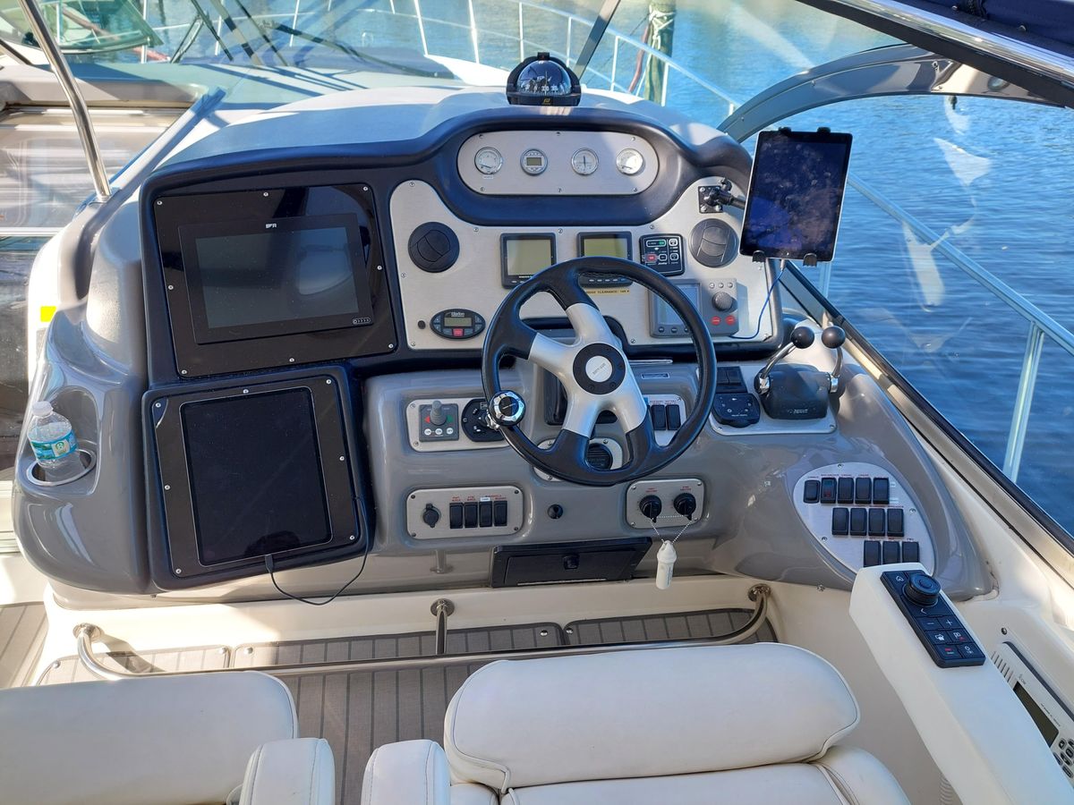 2006 Cruisers Yachts 52 