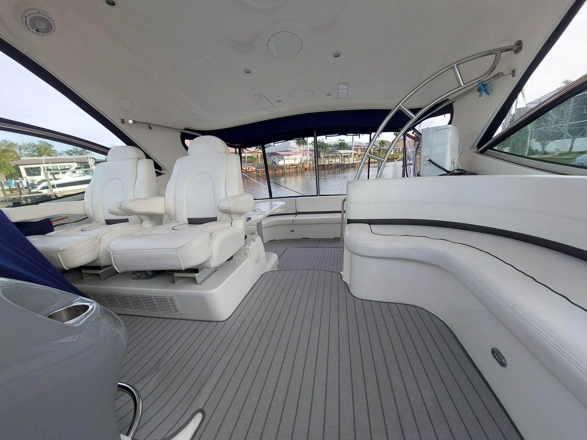 2006 Cruisers Yachts 52 