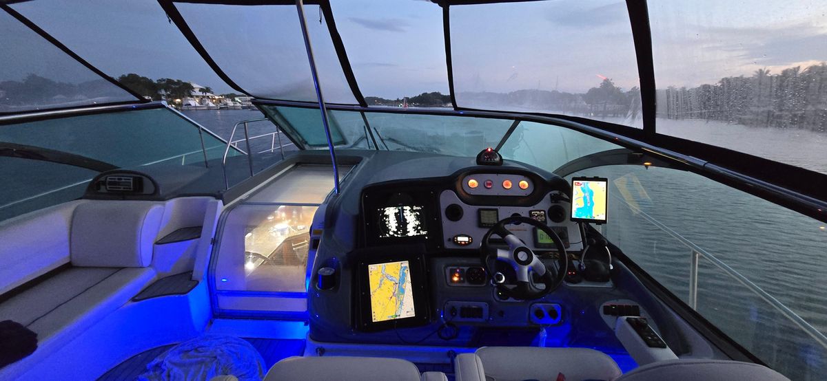 2006 Cruisers Yachts 52 