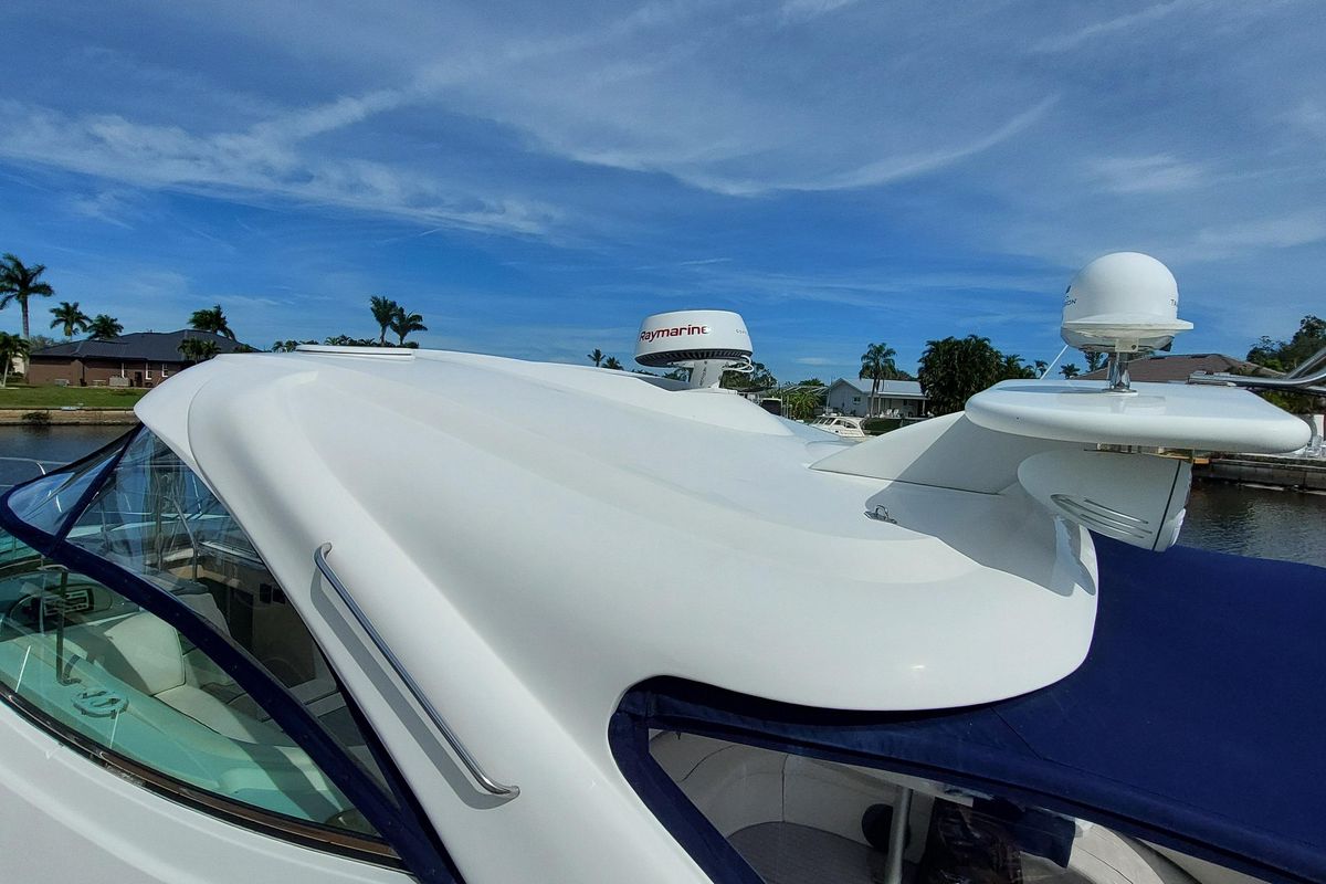 2006 Cruisers Yachts 52 