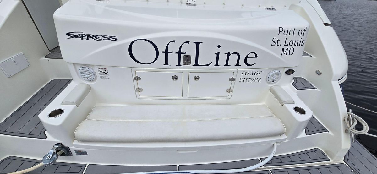 2006 Cruisers Yachts 52 