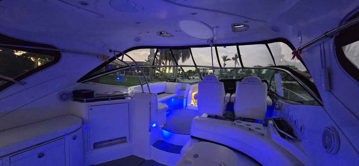 2006 Cruisers Yachts 52 