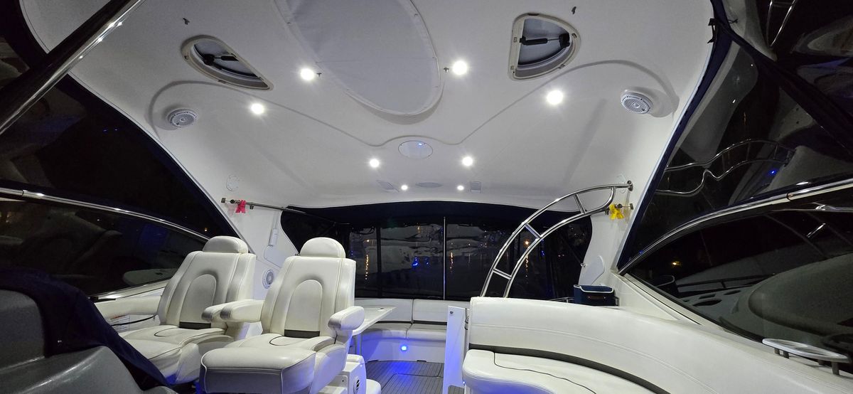 2006 Cruisers Yachts 52 