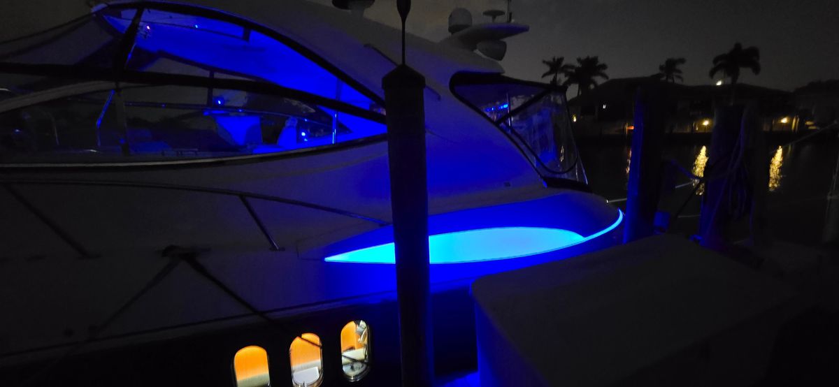 2006 Cruisers Yachts 52 