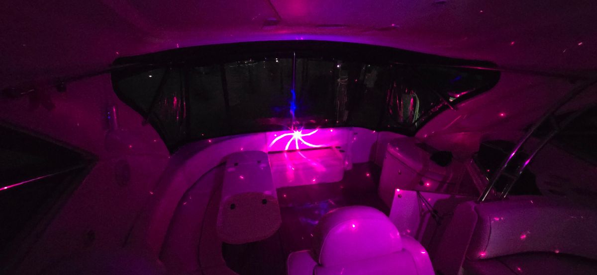 2006 Cruisers Yachts 52 