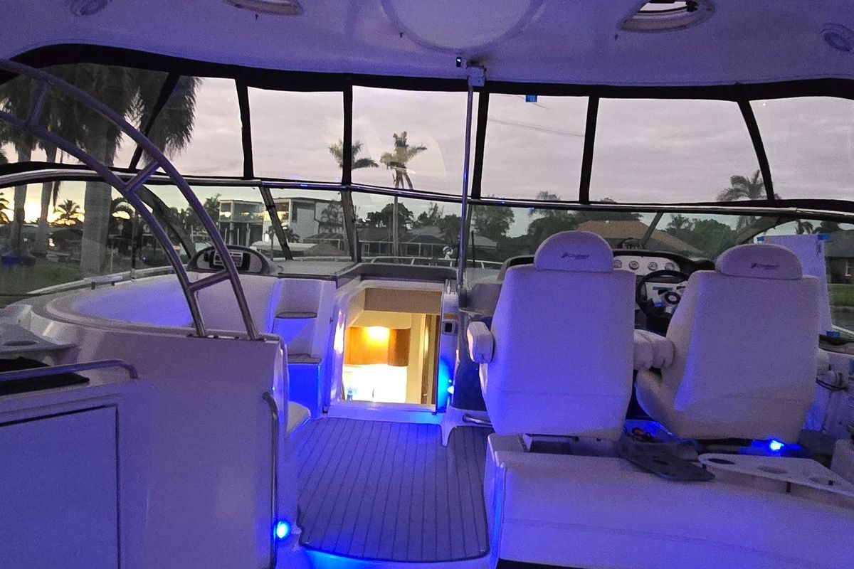 2006 Cruisers Yachts 52 