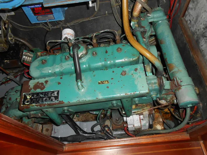 Dutchess Yacht Photos Pics Engine of 1985 Contest 41 Ketch sailboat, showing detailed mechanical components.