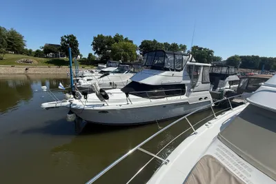 Carver 356 Motor Yacht