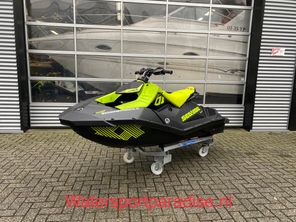 2023 Sea-Doo Spark 2-up Trixx 2023 MANTA GREEN