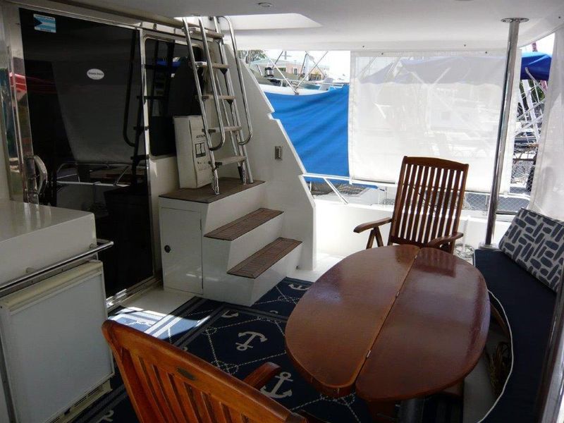 2004 Symbol Flush Deck Motoryacht