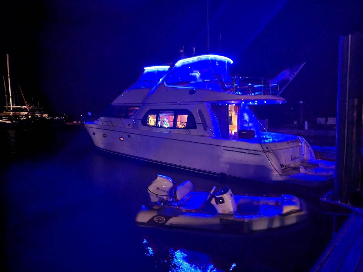 2006 Carver 56 