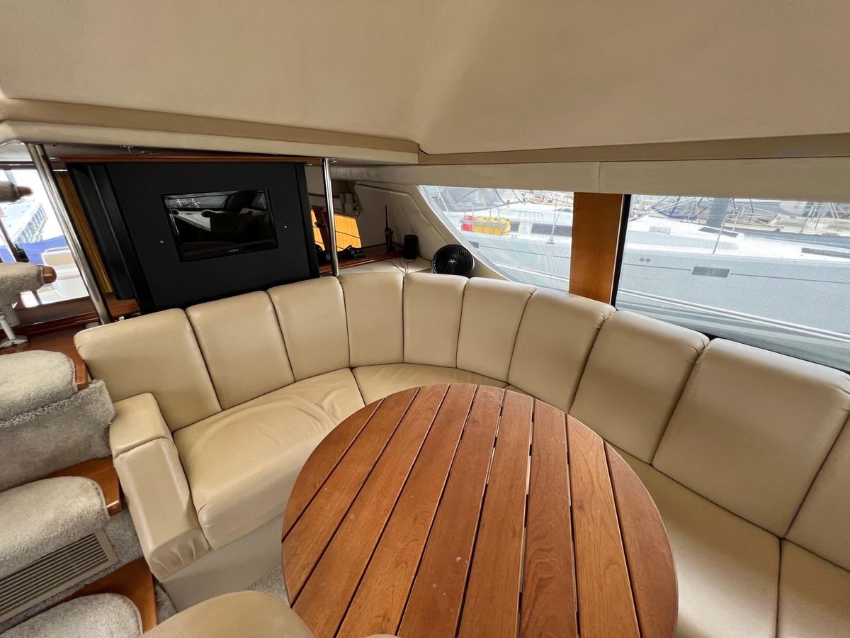 2006 Carver 56 
