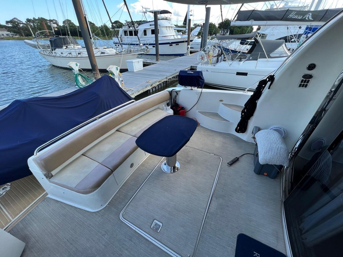 2006 Carver 56 