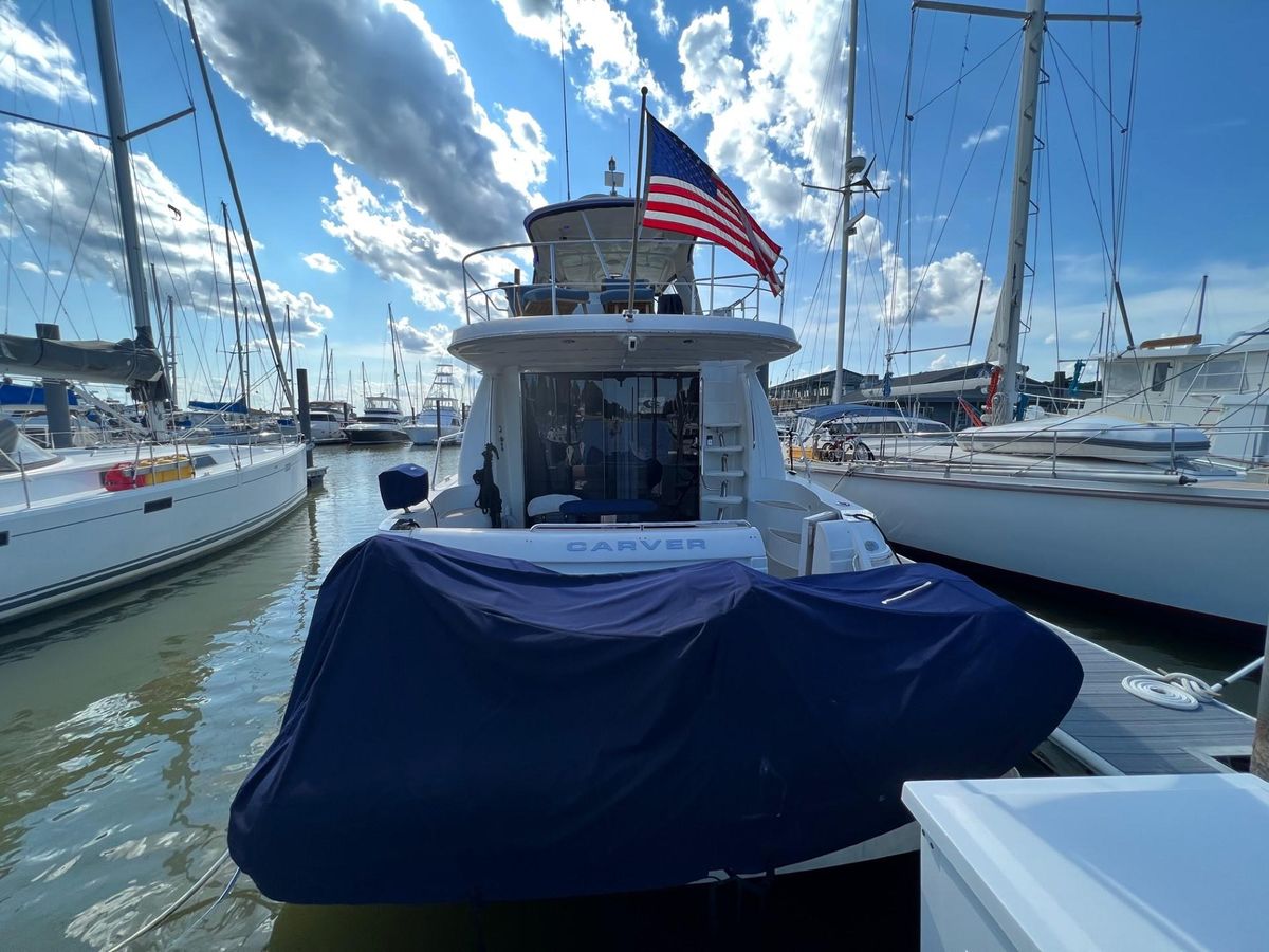 2006 Carver 56 