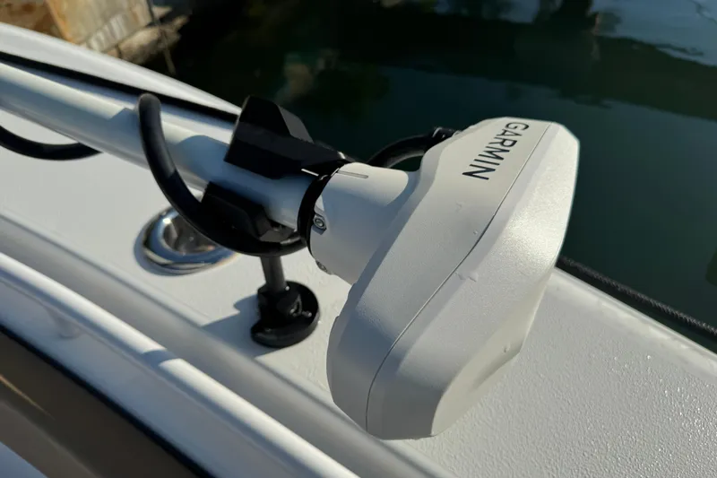 Yacht Photos Pics Garmin device on 2021 Sea Hunt Gamefish 30 boat, close-up view.