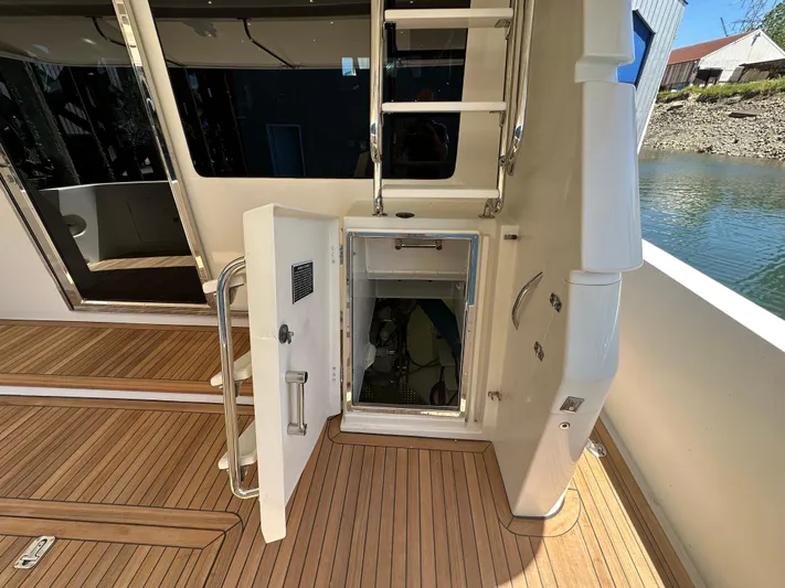 Safari Yacht Photos Pics 