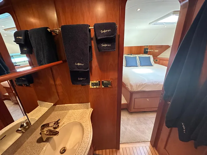 Safari Yacht Photos Pics 