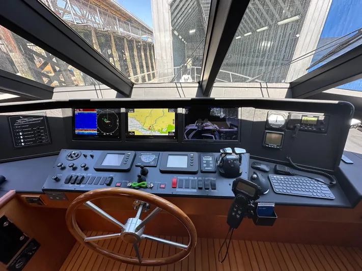 Safari Yacht Photos Pics 