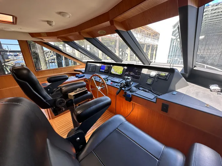 Safari Yacht Photos Pics 