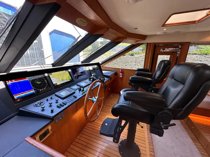 Safari Yacht Photos Pics 