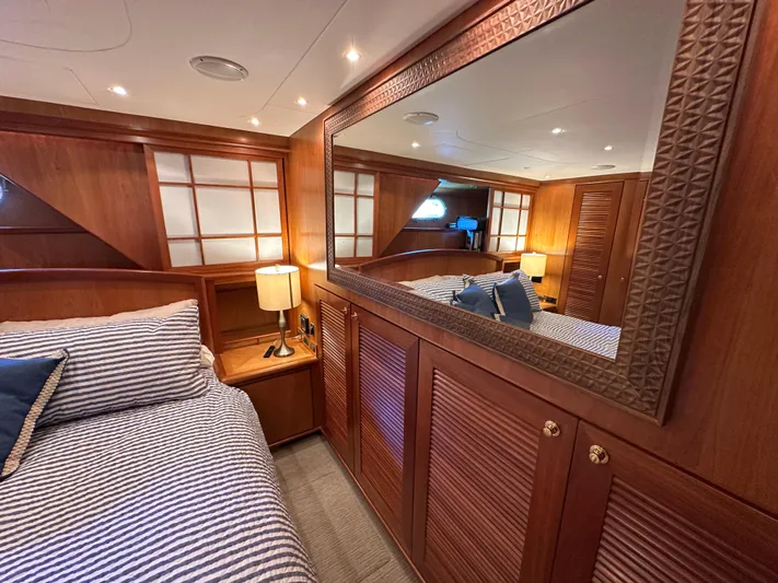 Safari Yacht Photos Pics 