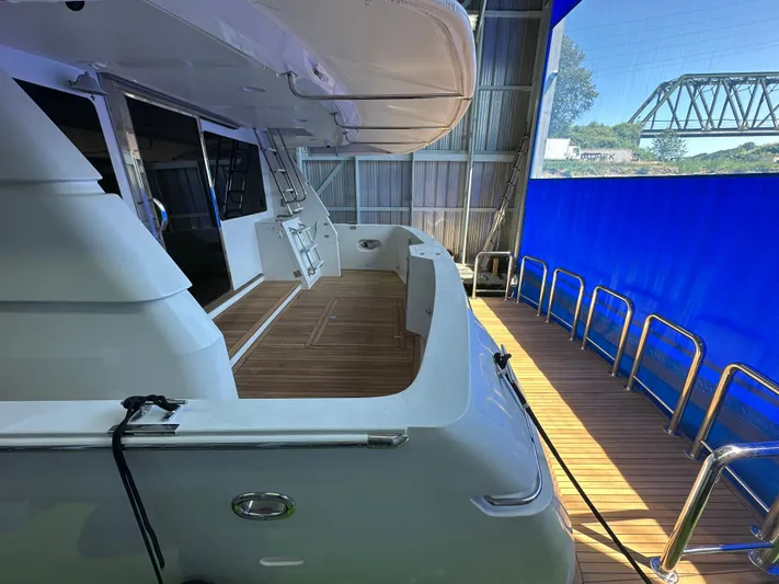 Safari Yacht Photos Pics 