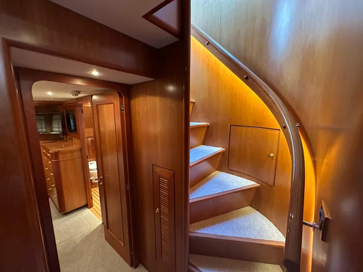 Safari Yacht Photos Pics 