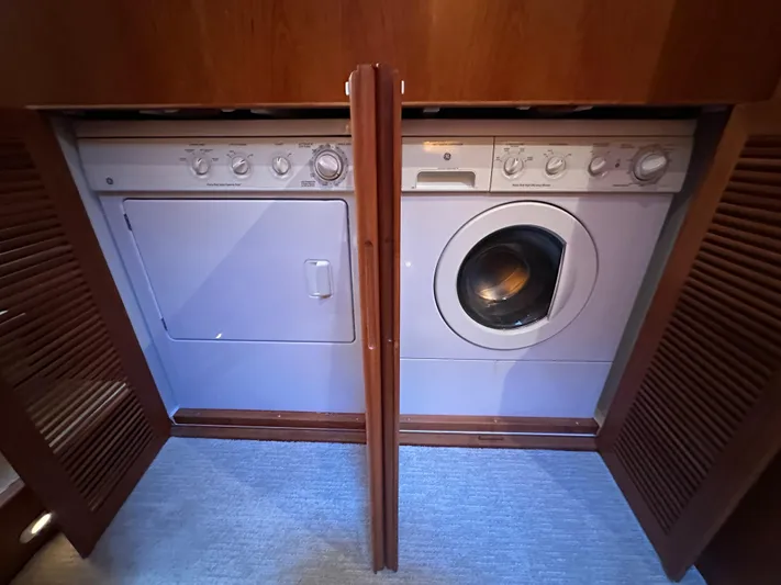 Safari Yacht Photos Pics 