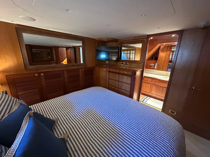 Safari Yacht Photos Pics 