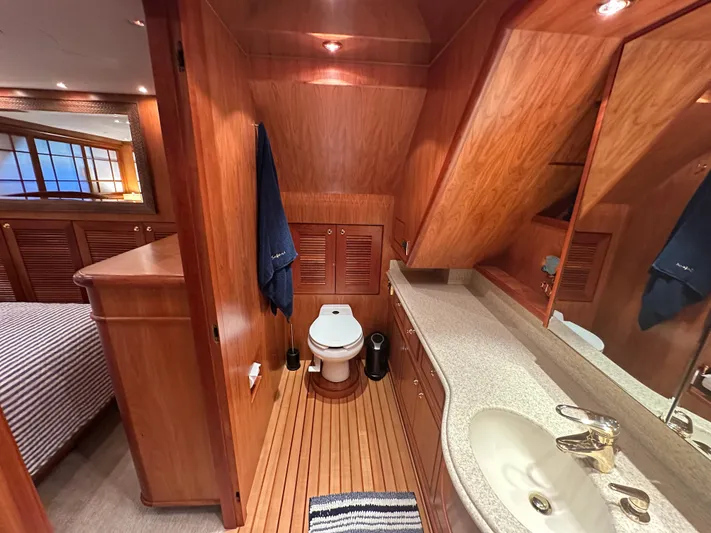 Safari Yacht Photos Pics 