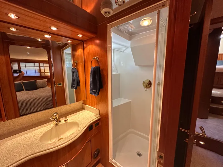 Safari Yacht Photos Pics 