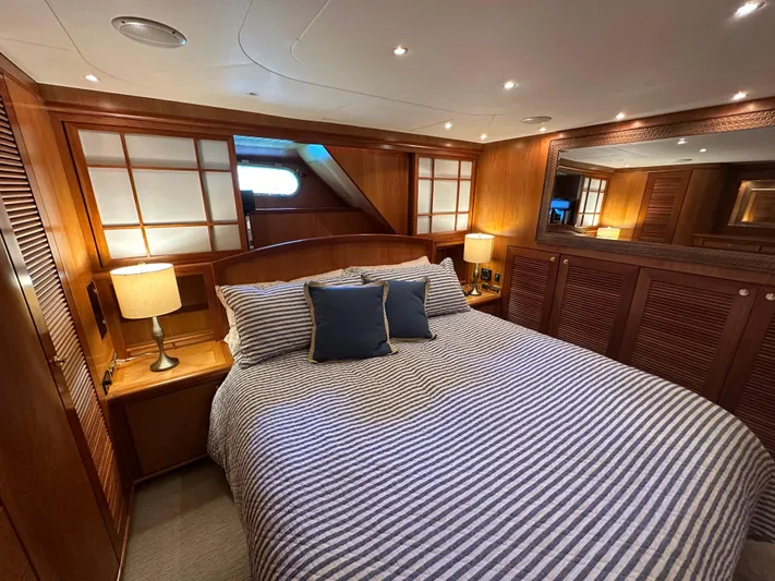 Safari Yacht Photos Pics 