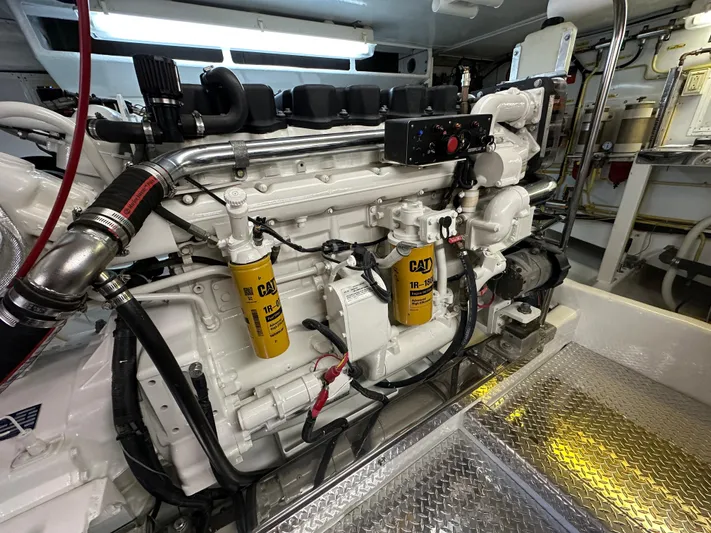 Safari Yacht Photos Pics 